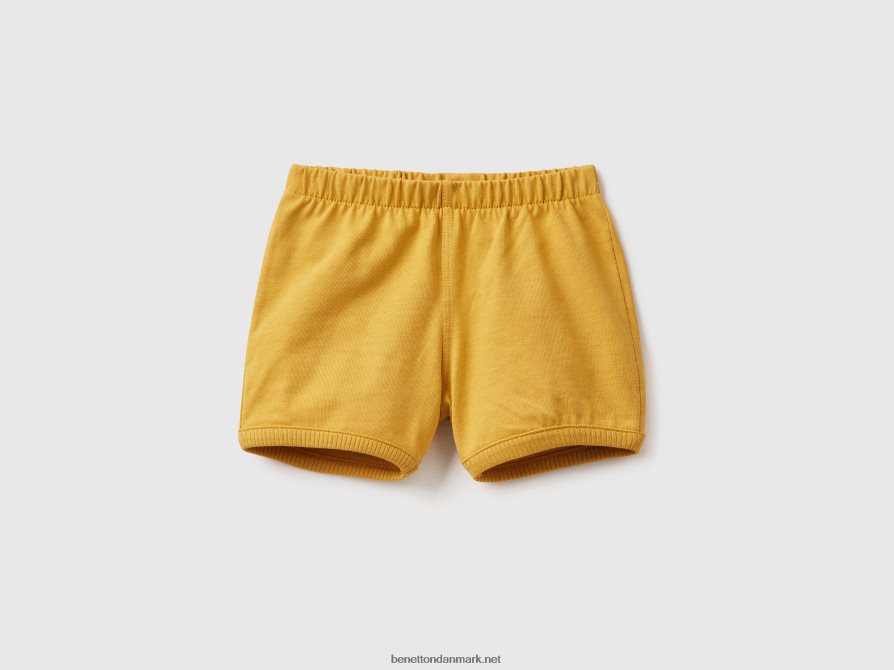 børn shorts med lap bagpå Benetton 44X8HF5937 sennep