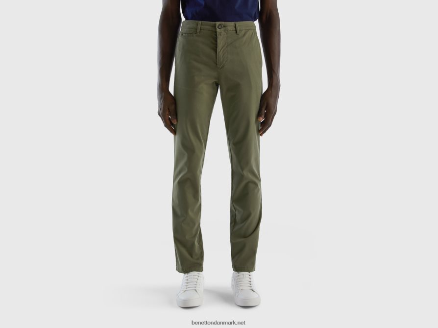 Kvinder grøn slim fit chinos Benetton 44X8HF1437 militærgrønt