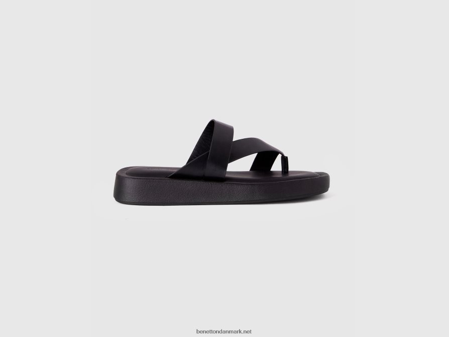 Kvinder flip-flops med krydsede bånd Benetton 44X8HF800 sort