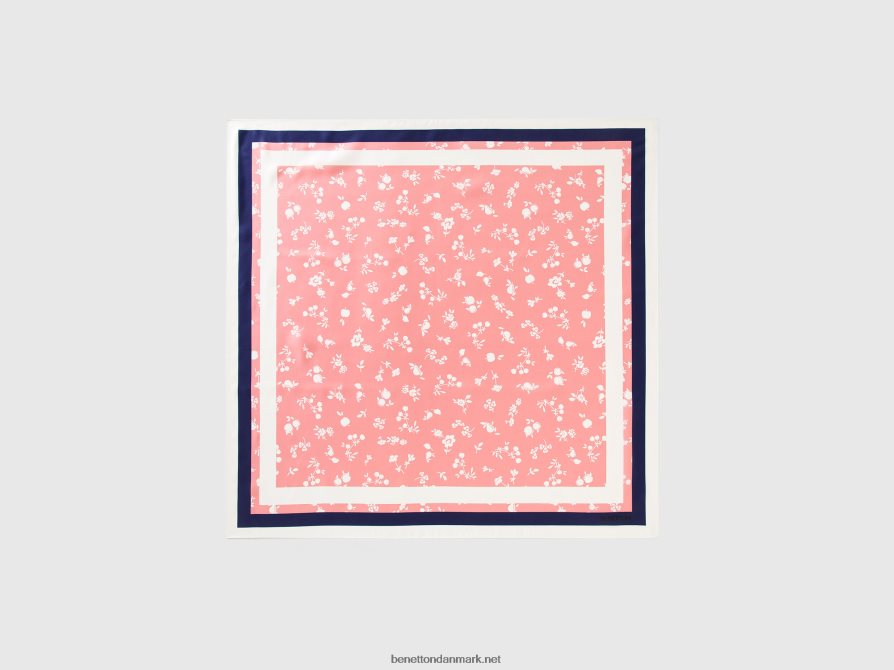 Kvinder pink mønstret foulard Benetton 44X8HF881 lyserød