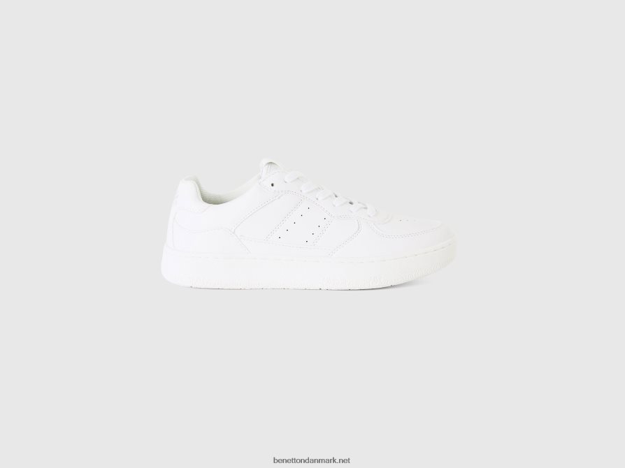 Mænd hvide low-top sneakers Benetton 44X8HF1546 hvid